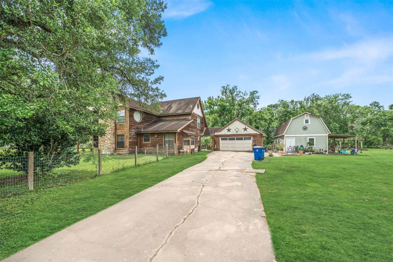 154 Pin Oak Drive - Photo 1