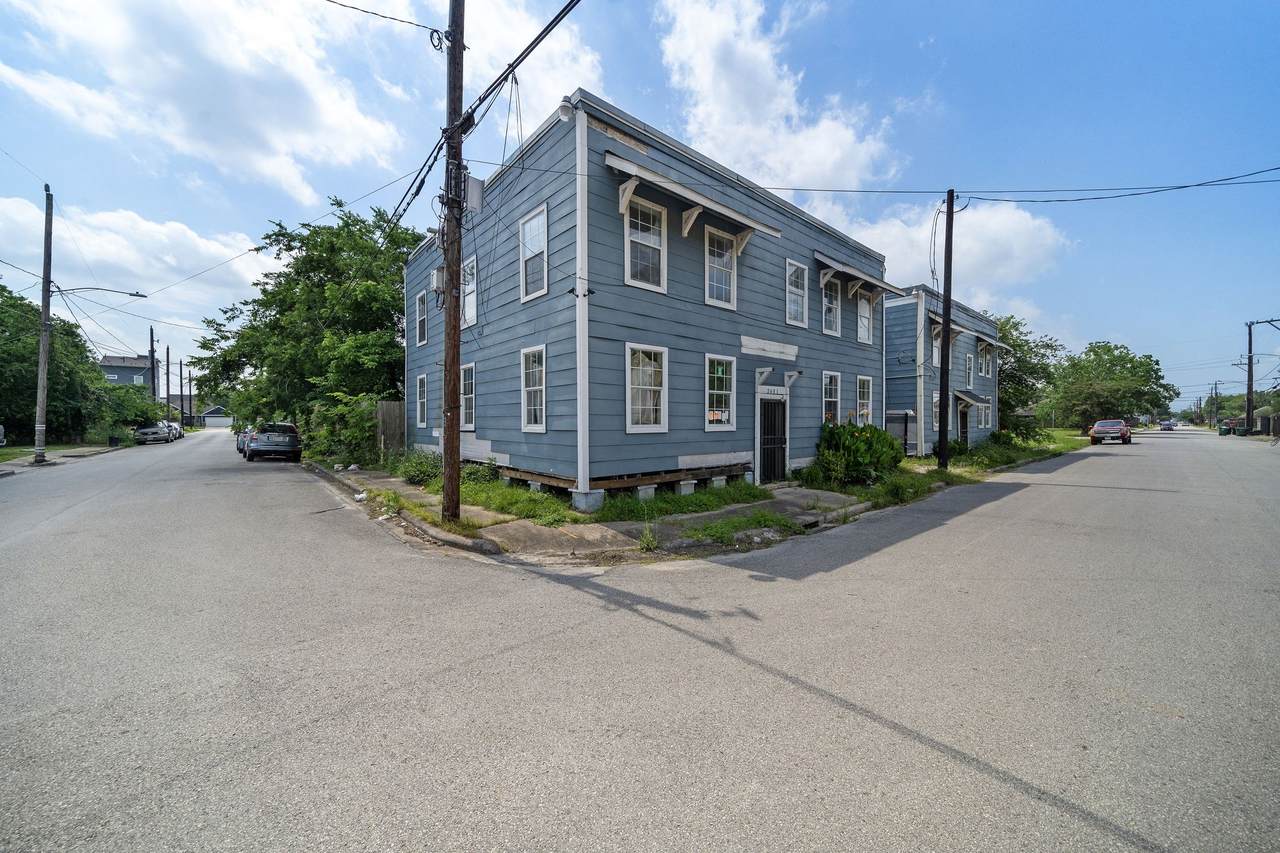 2401 & 2407 Sampson Street - Photo 1