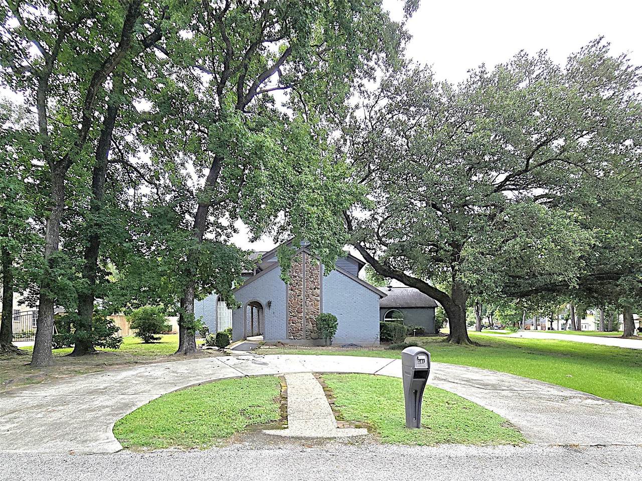 560 Brandon Road - Photo 1