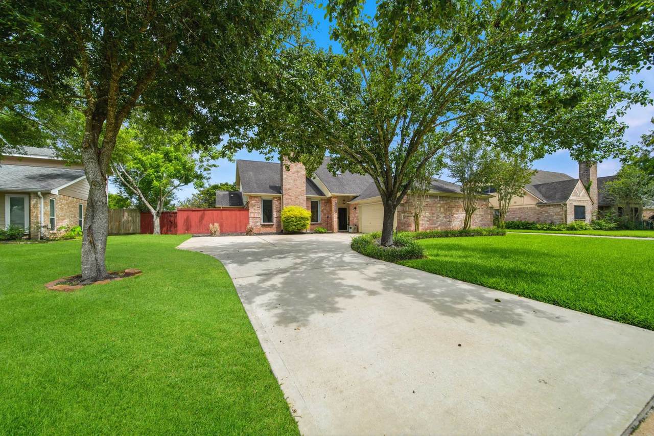 3815 Valley Drive - Photo 1