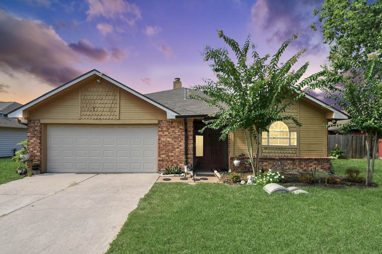 2455 Edgedale Drive - Photo 1