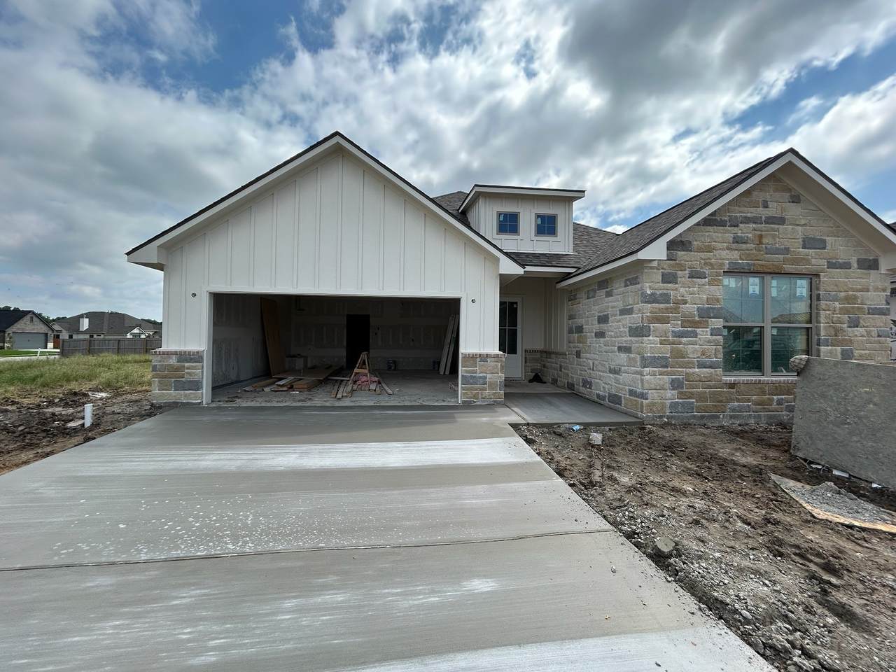 2803 Captain Drive - Photo 1