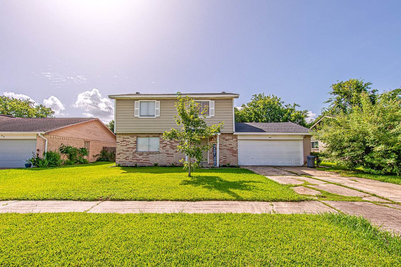 214 Brookdale Drive - Photo 1