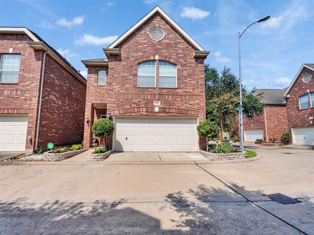 1502 Olive Place - Photo 1