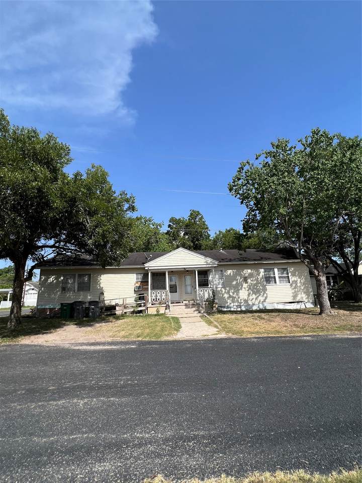 102 Victoria Street - Photo 1