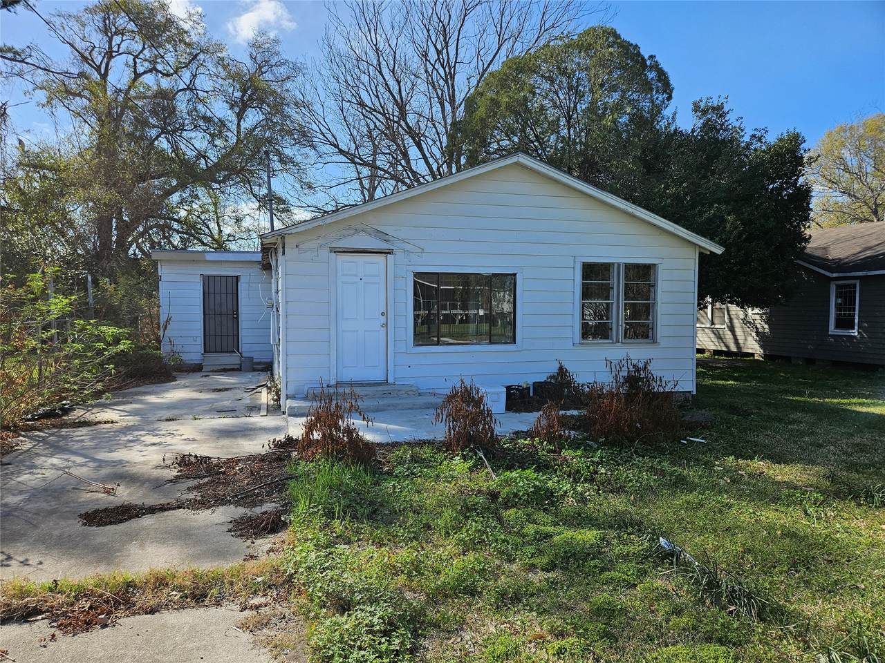 6215 Lavender Street - Photo 1