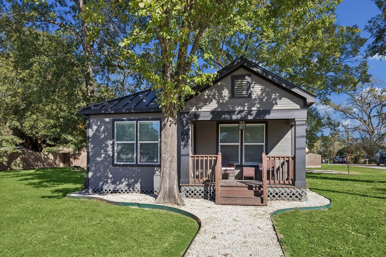 605 Meyer Street - Photo 1