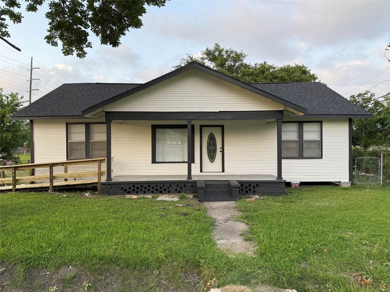 1934 Austin Avenue - Photo 1
