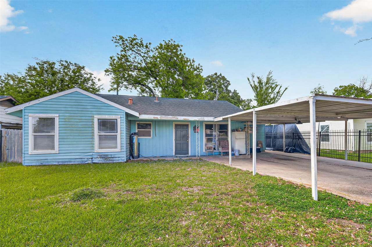 919 Christine Street - Photo 1