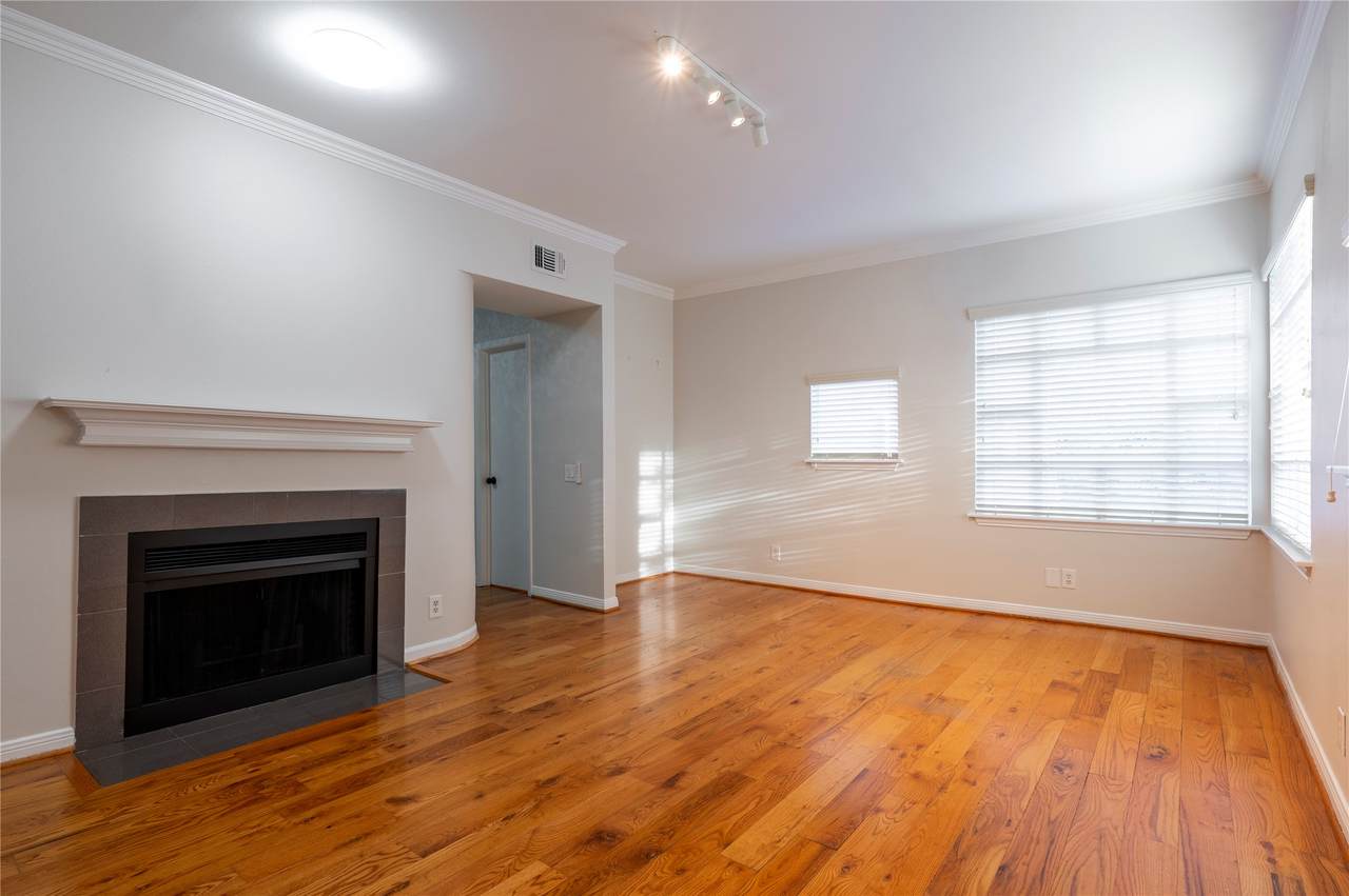 4004 Montrose Boulevard - Photo 1