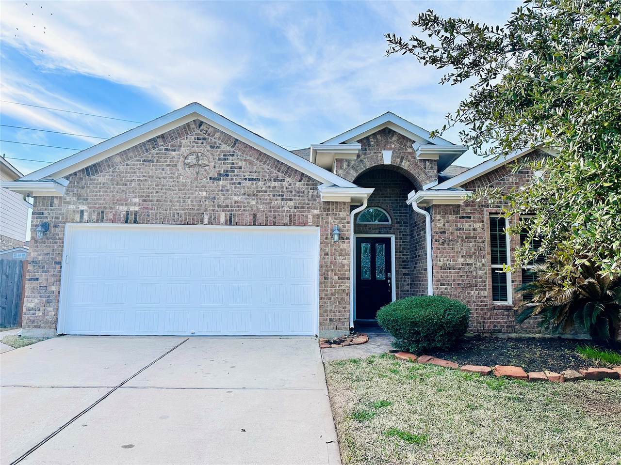 25827 Rustica Drive - Photo 1