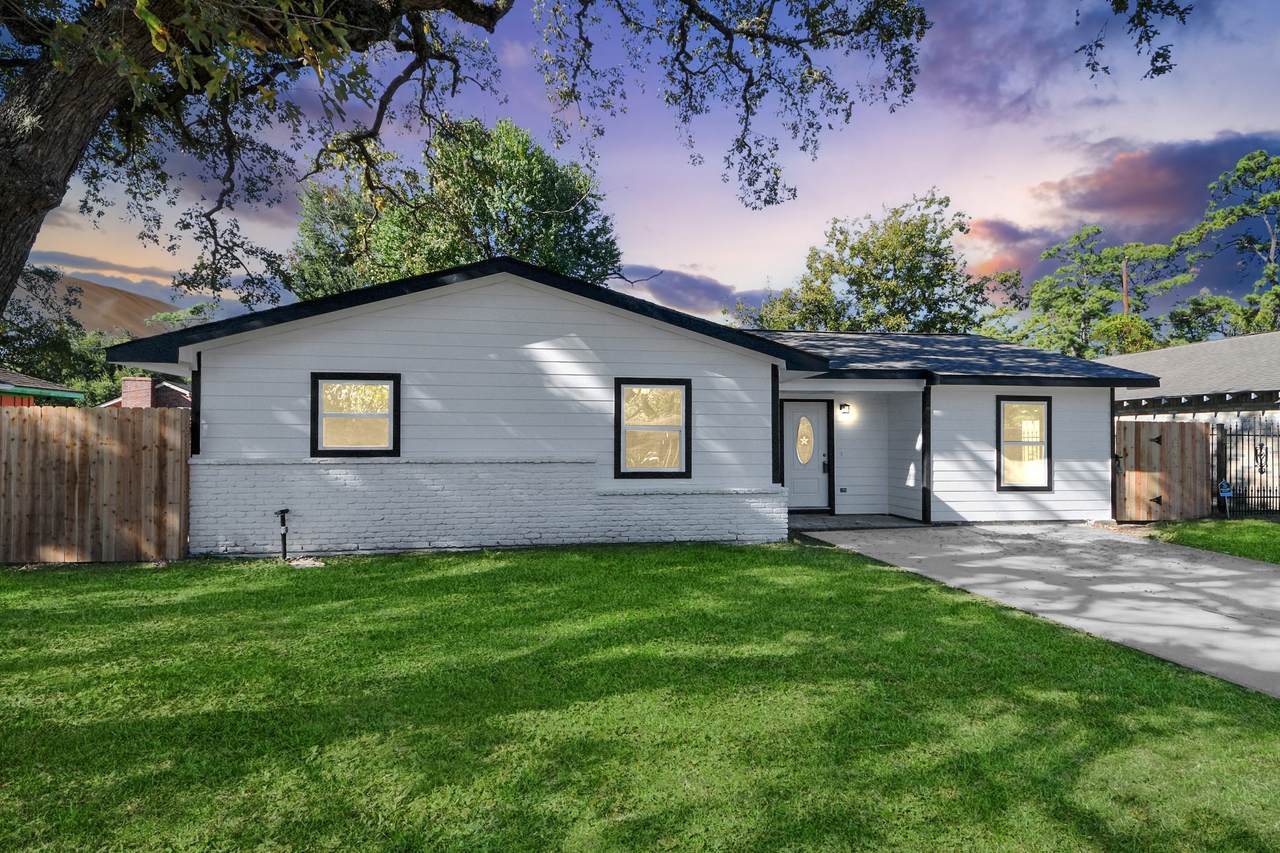 10507 Royal Oaks Drive - Photo 1