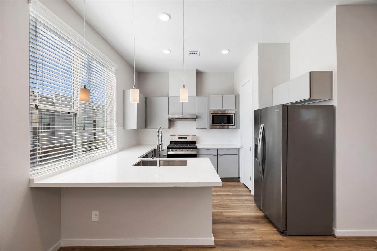 606 Thornton Oaks Lane - Photo 1