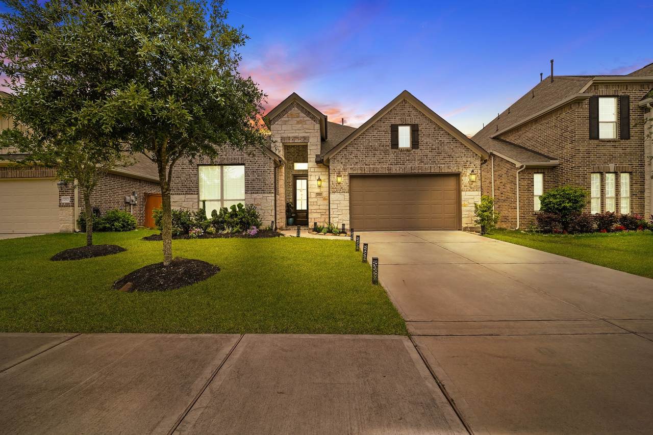 32927 Franklin Brooks Drive - Photo 1