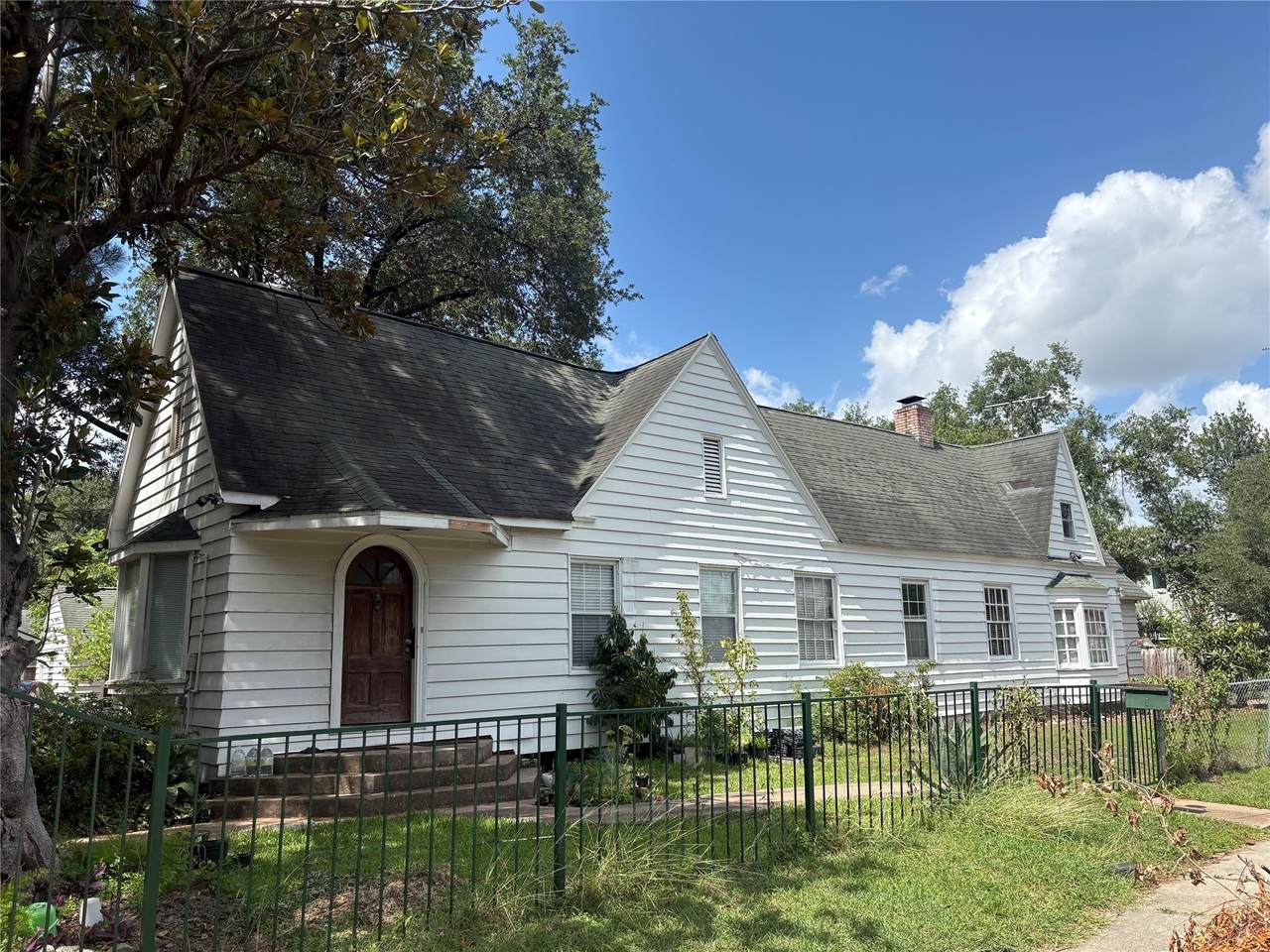 2302 Wordsworth Street - Photo 1