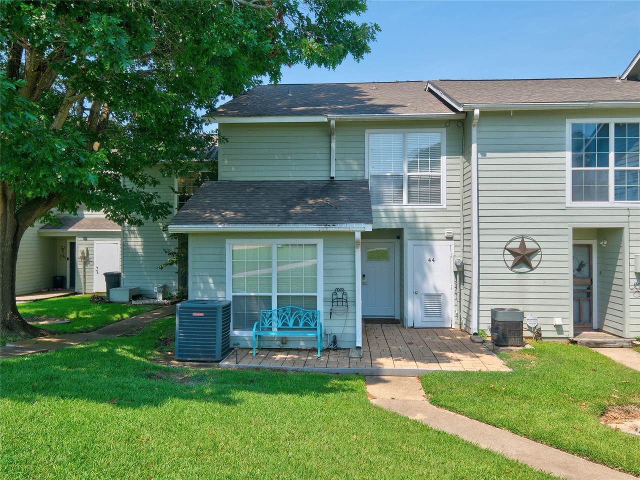 100 Edgewater Drive - Photo 1