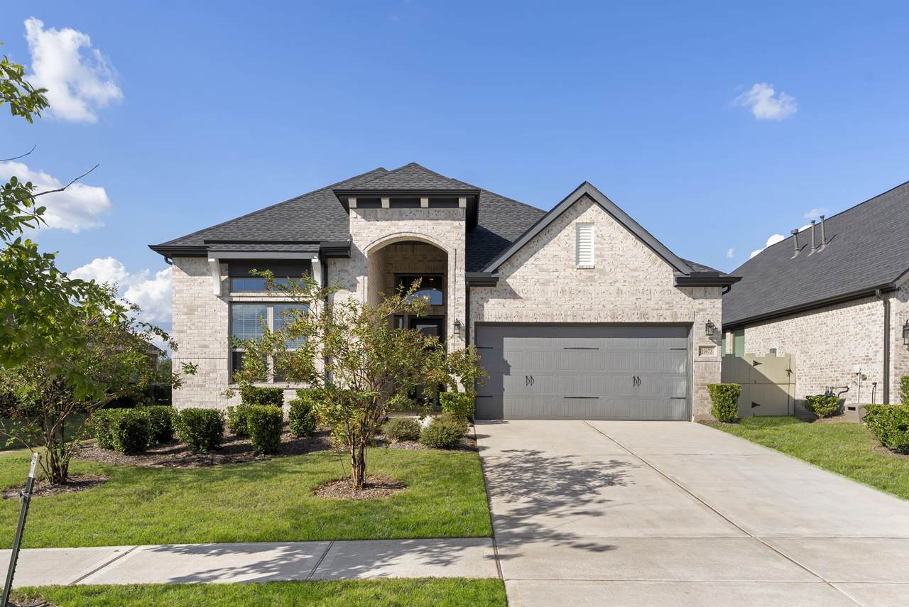 10473 Eastern Bluestar Drive - Photo 1