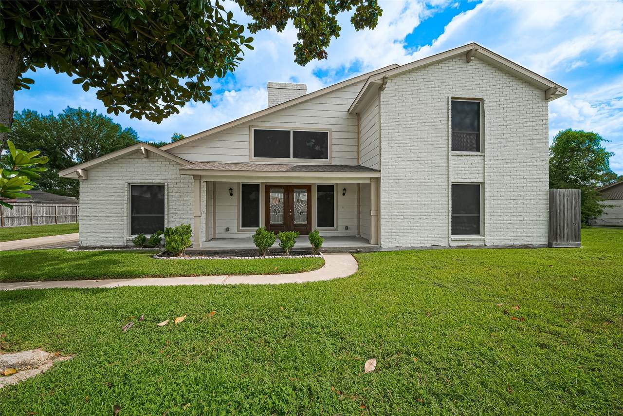 982 Donovan Street - Photo 1
