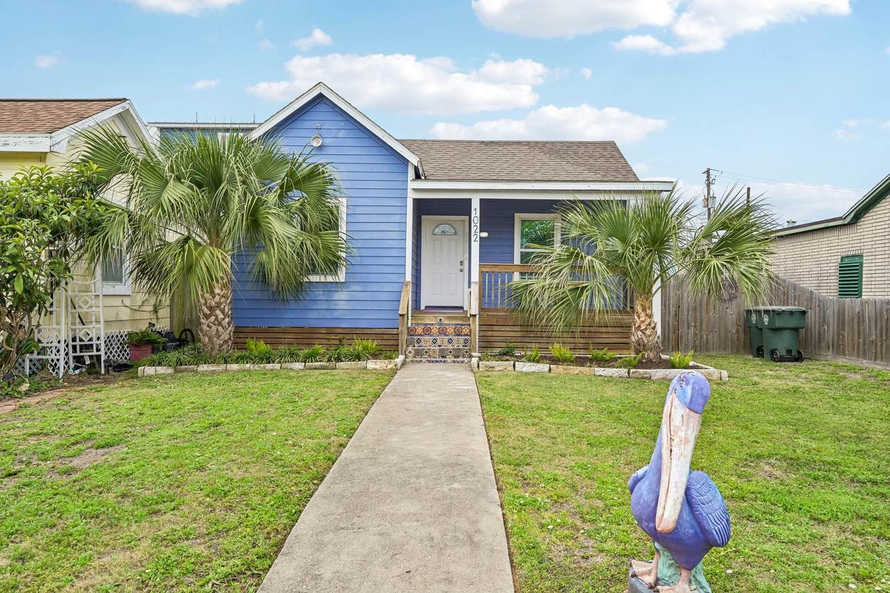 1022 Avenue L - Photo 1