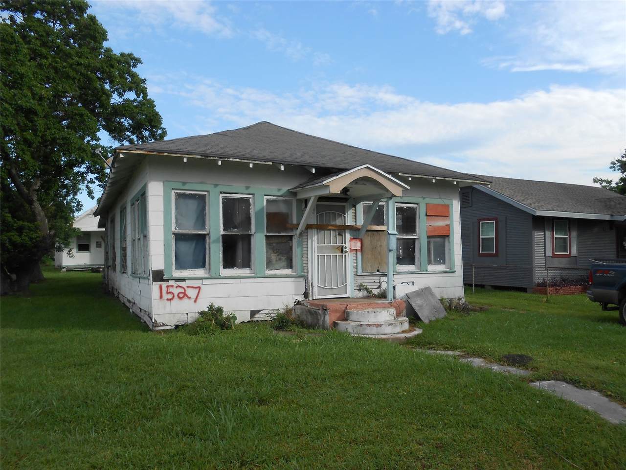 1527 14th Street - Photo 1