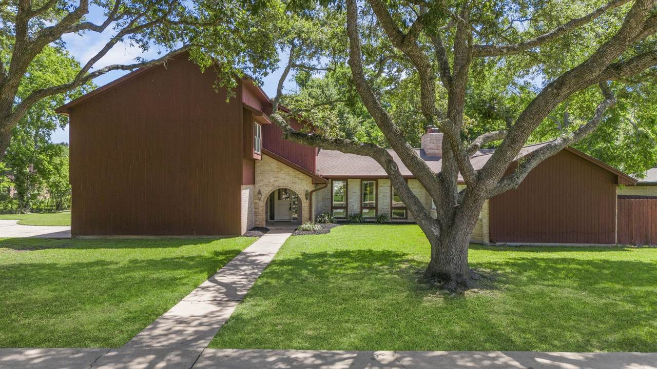 2011 Briar Lane - Photo 1