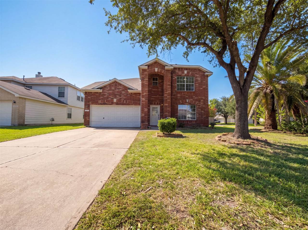 16519 Eaglewood Shadows Drive - Photo 1