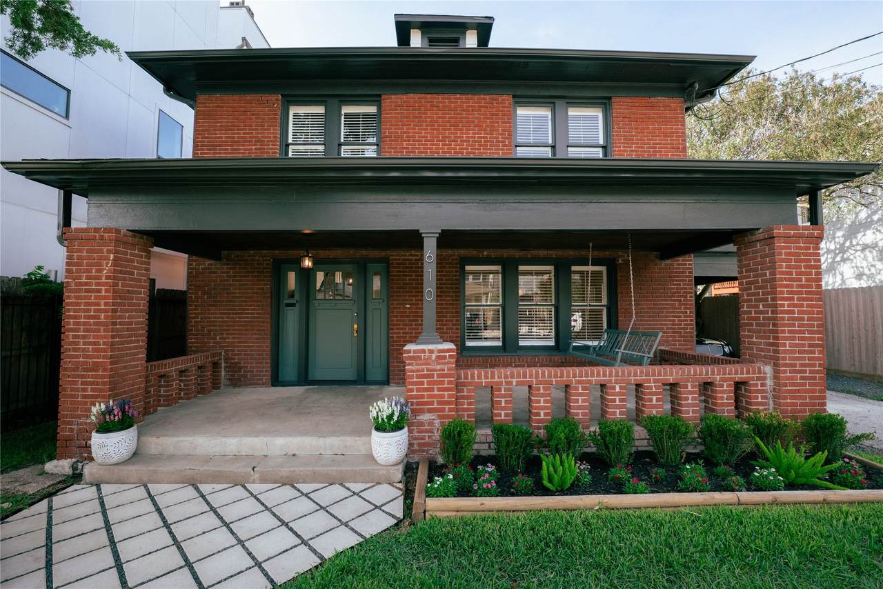 610 Hyde Park Boulevard - Photo 1
