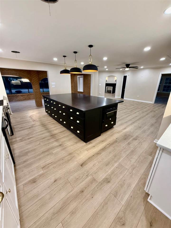 300 Dunnam Avenue - Photo 1