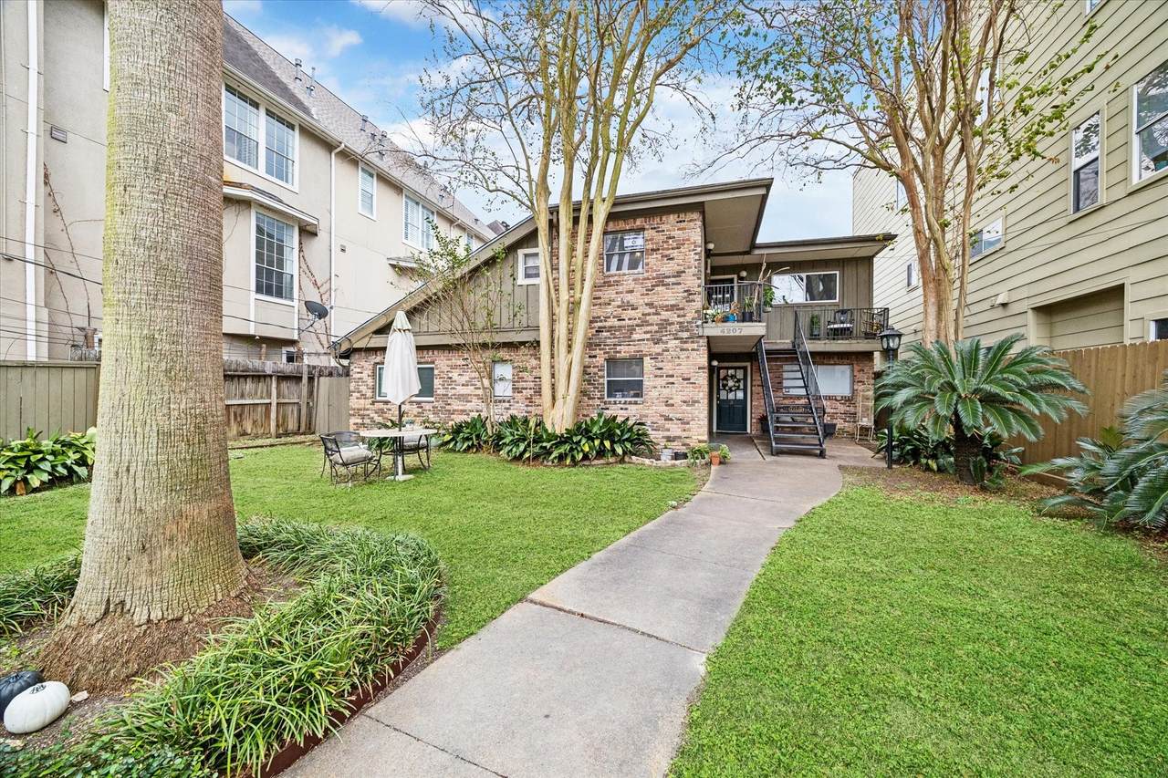 4207 Drake Street - Photo 1