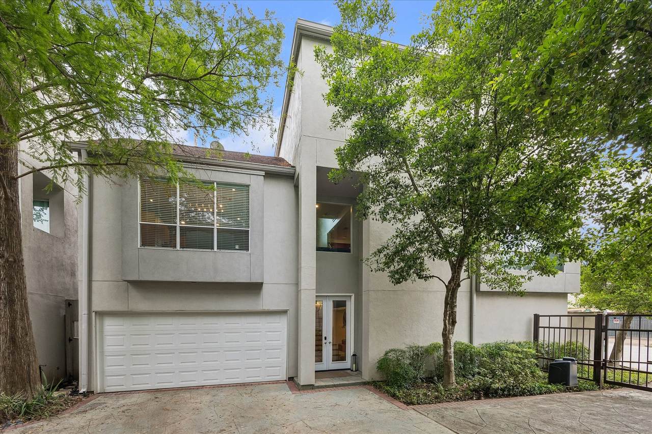 3111 Greenbriar Drive - Photo 1