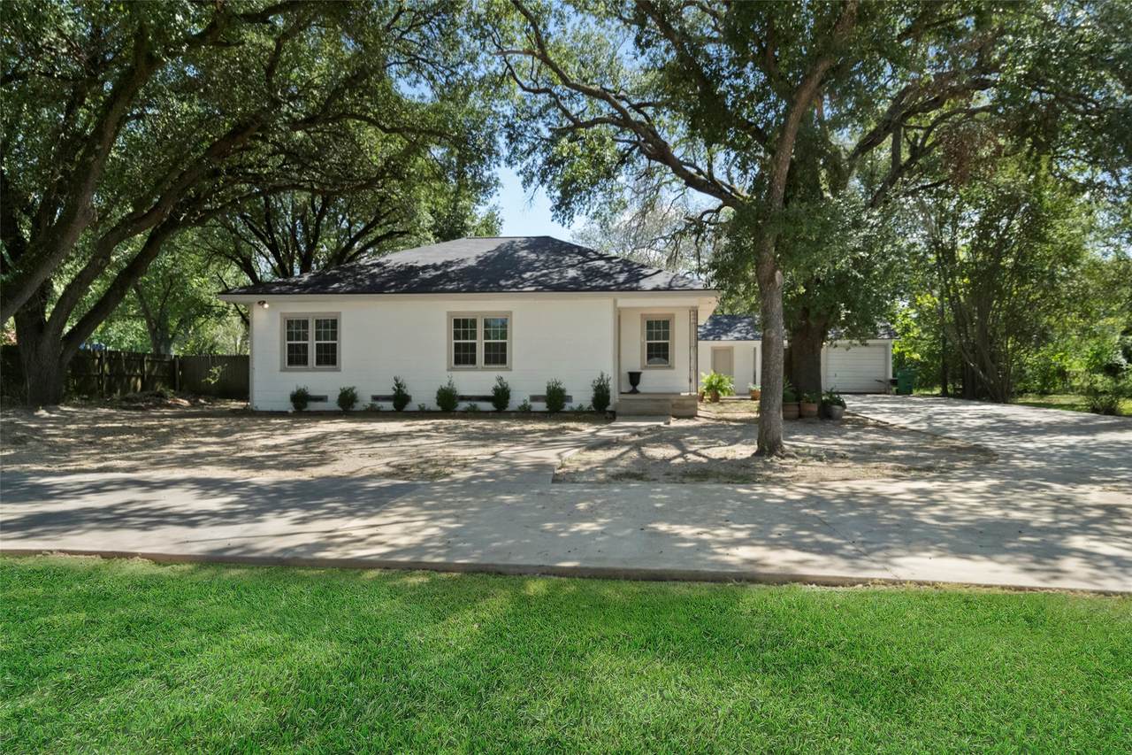 1414 Main Street - Photo 1