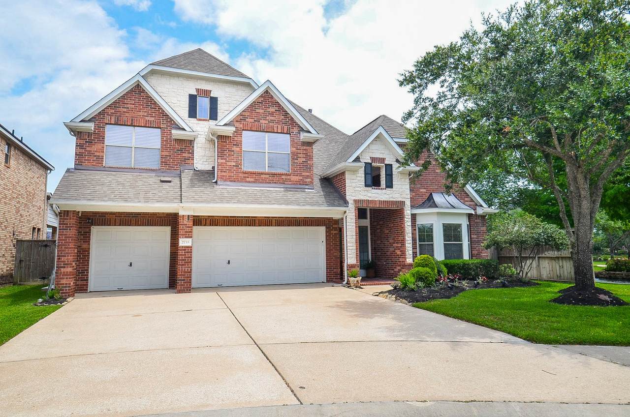 2735 Driftwood Drive - Photo 1