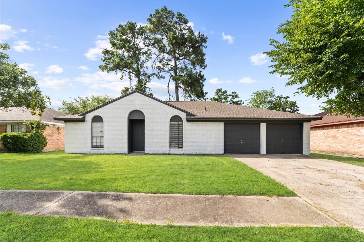 5507 Lynngate Drive - Photo 1