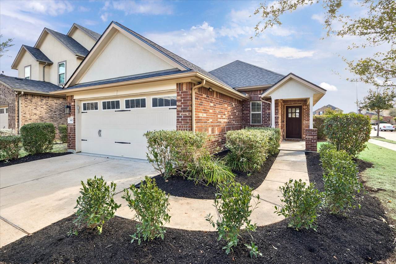 1617 Park Promenade Place - Photo 1