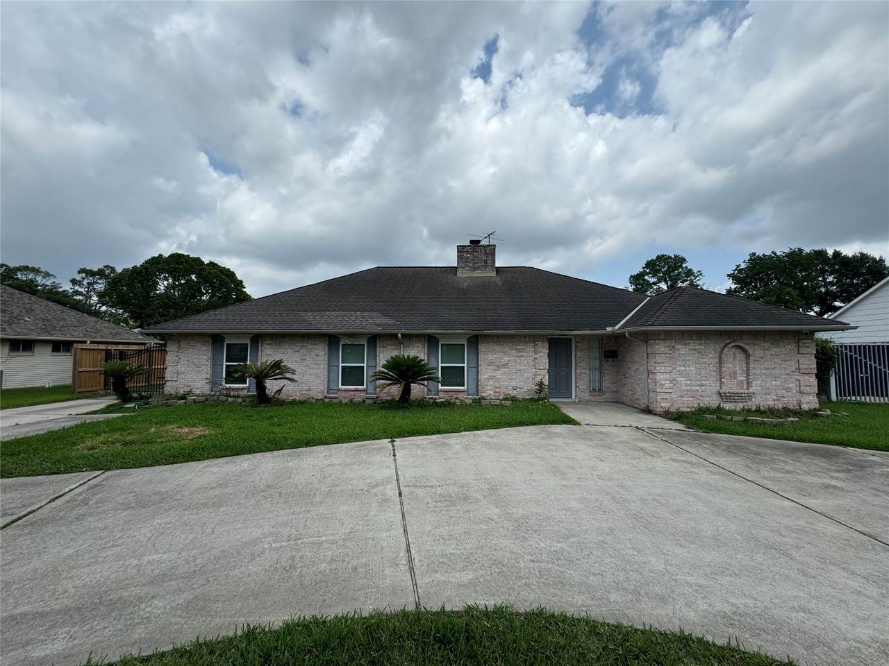 7910 Sands Point Drive - Photo 1