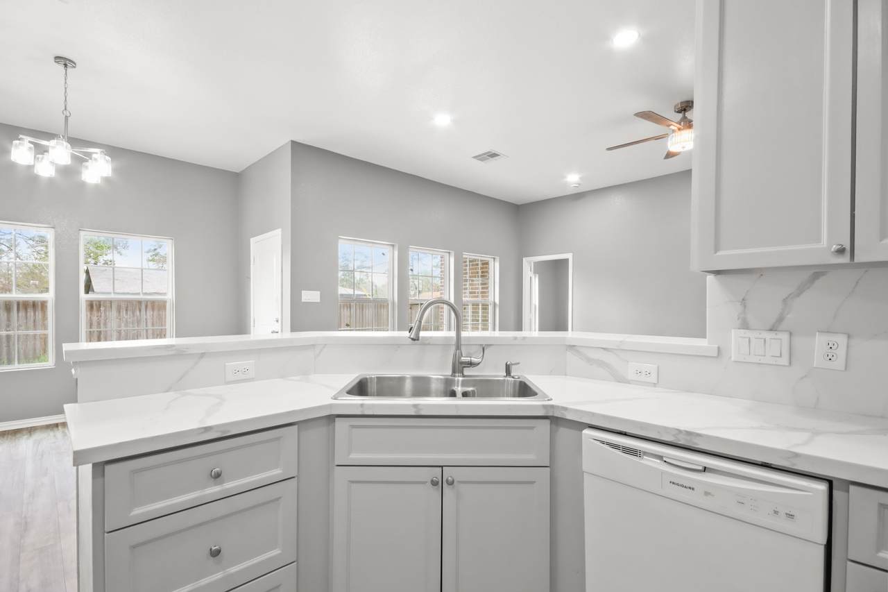535 Corydon Drive - Photo 1