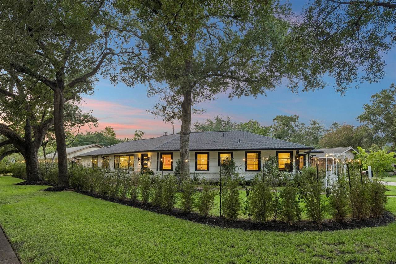 8518 Westview Drive - Photo 1