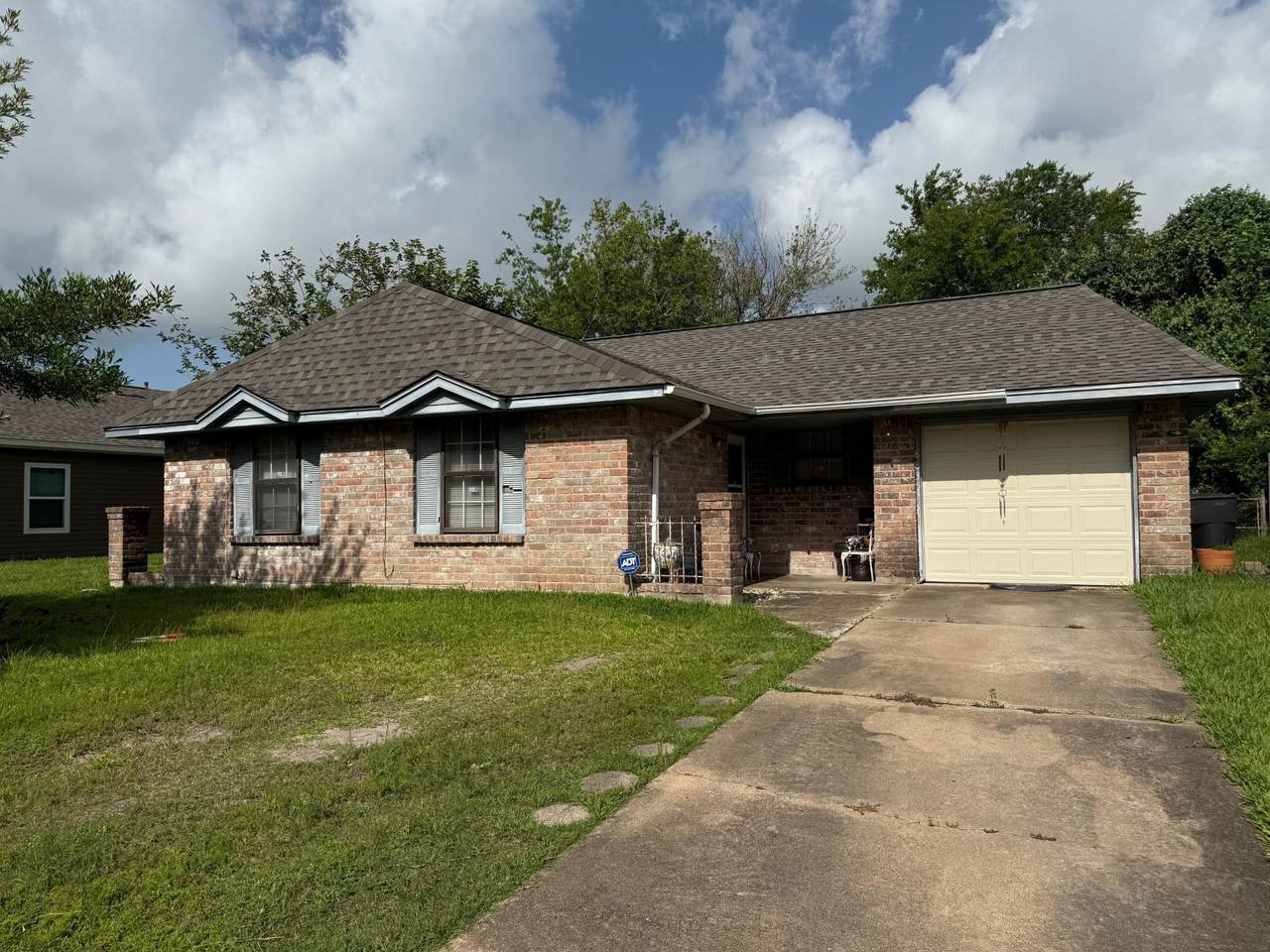 8835 Glenhouse Drive - Photo 1