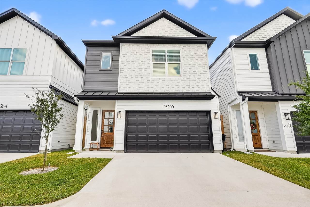 1926 Hoskins Drive - Photo 1