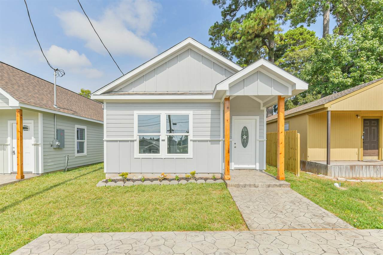 16918 Forrestal - Photo 1