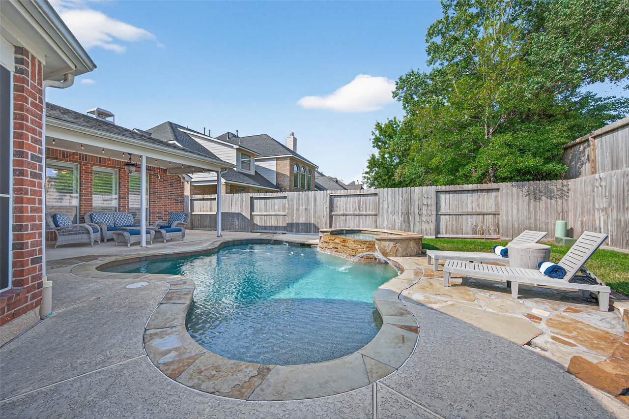 15922 Clipper Pointe Drive - Photo 1