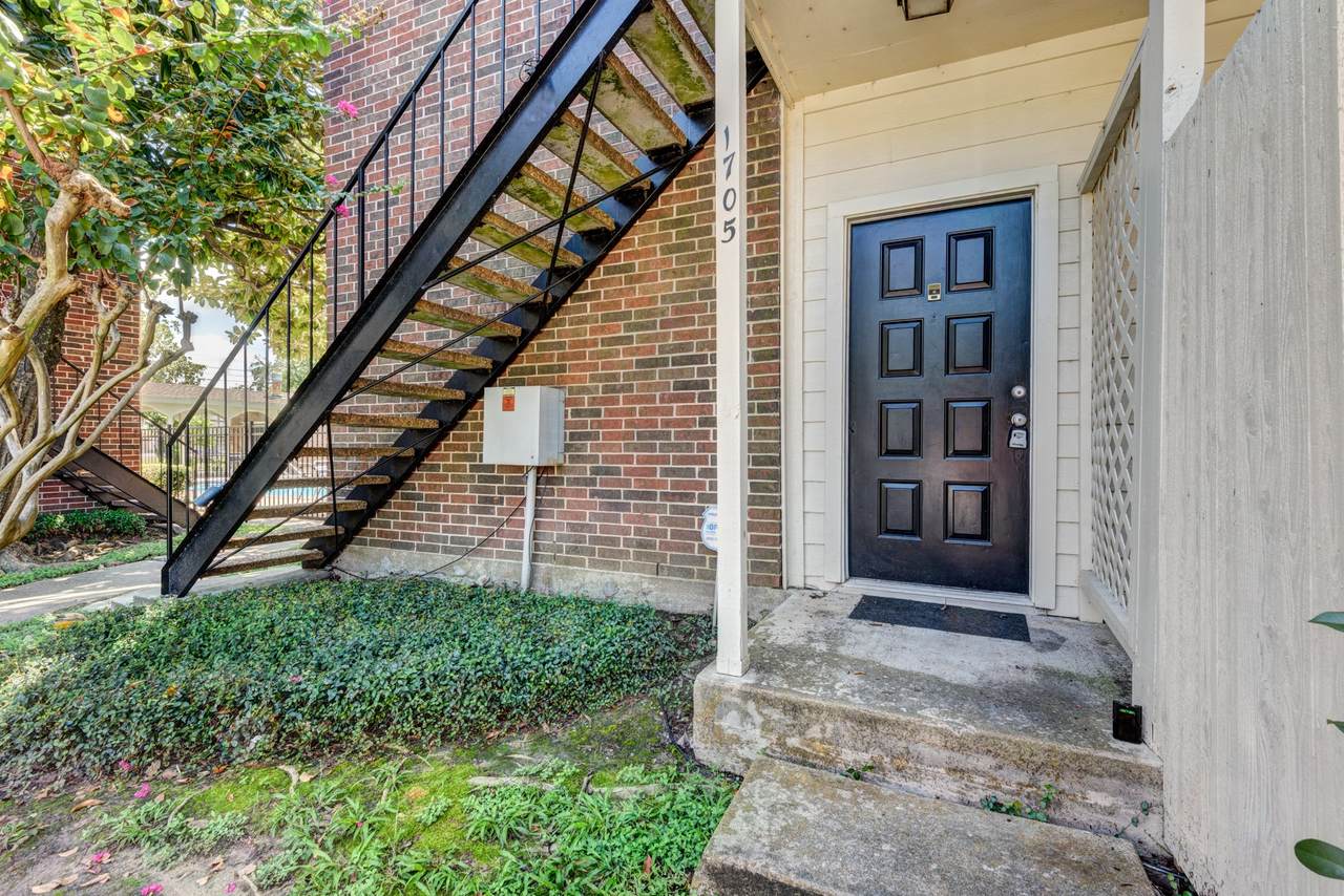 2121 El Paseo Street - Photo 1