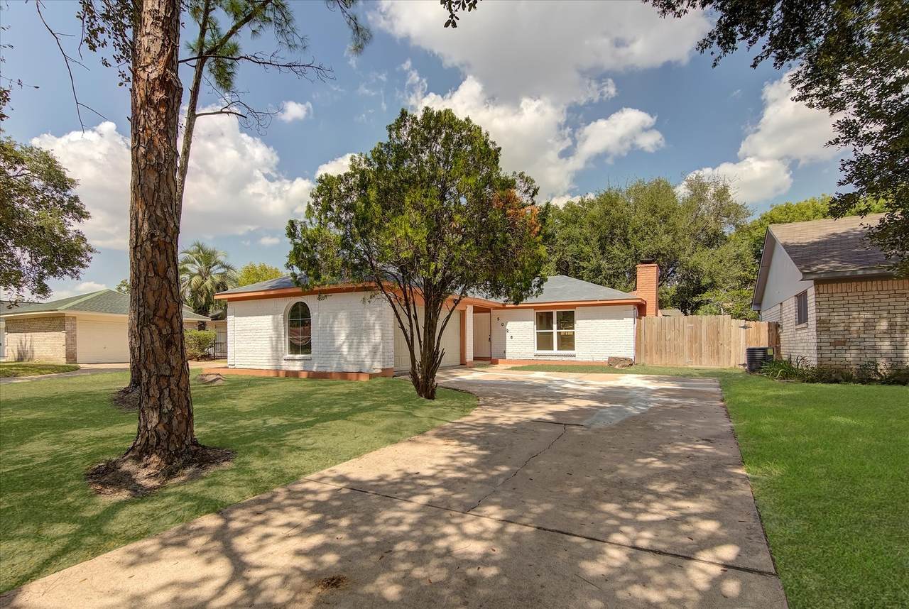 5026 Court Rd - Photo 1