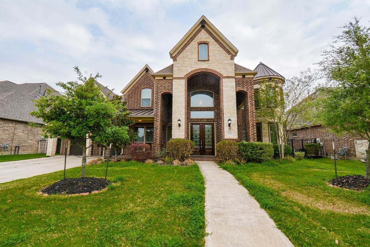 23610 Esperia Street - Photo 1