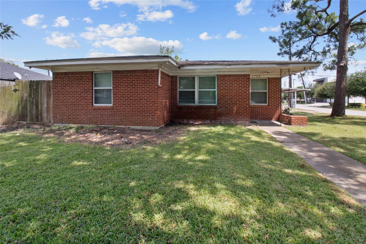 5702 Wood Creek Way - Photo 1