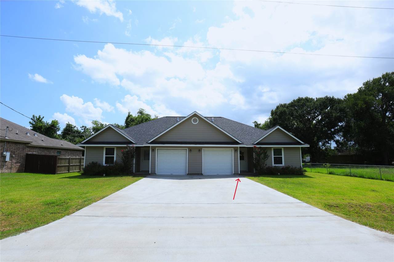 1012 Oak - Photo 1