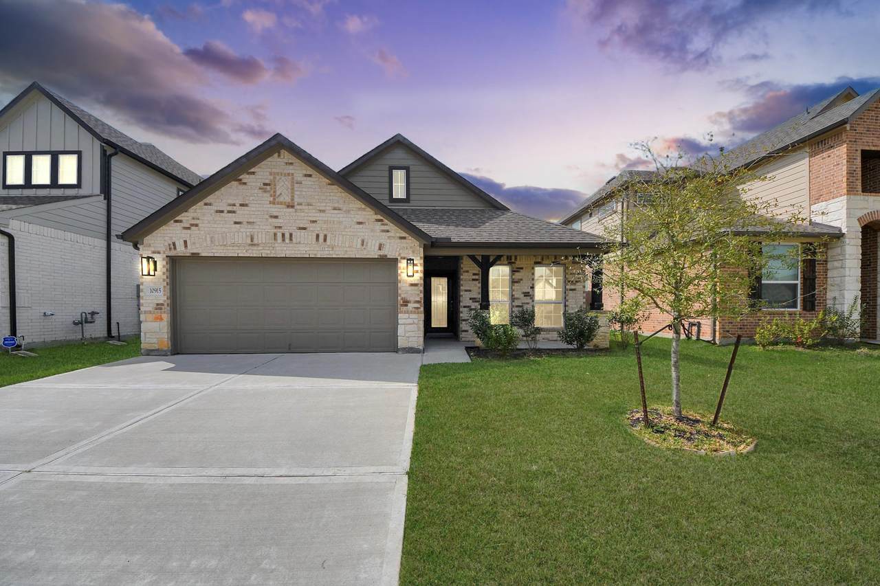 10915 Fall Fern Circle - Photo 1
