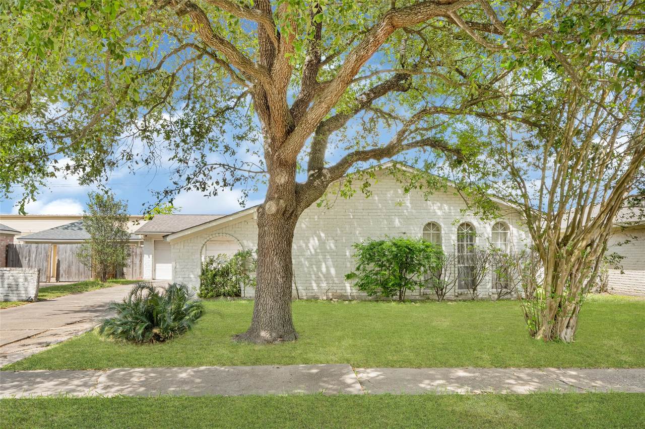 12326 South Drive - Photo 1