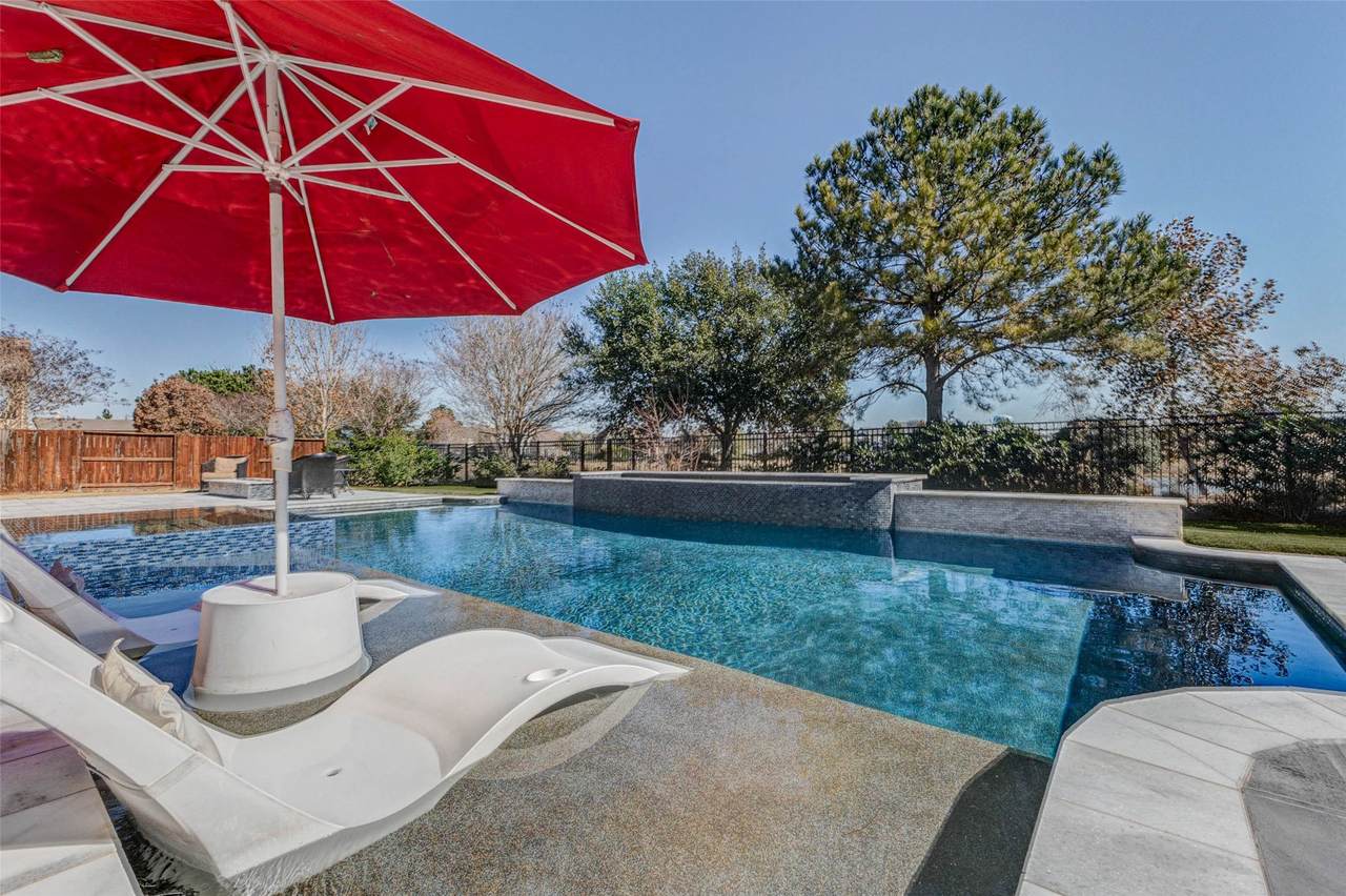 2310 Legends Way - Photo 1