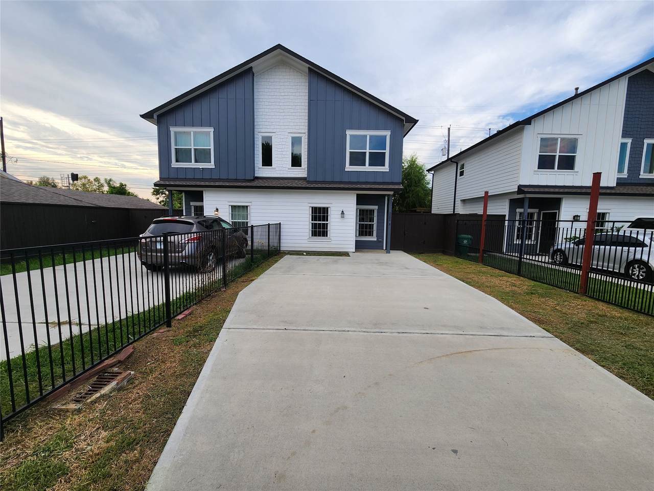 2202 Lynnfield Street - Photo 1